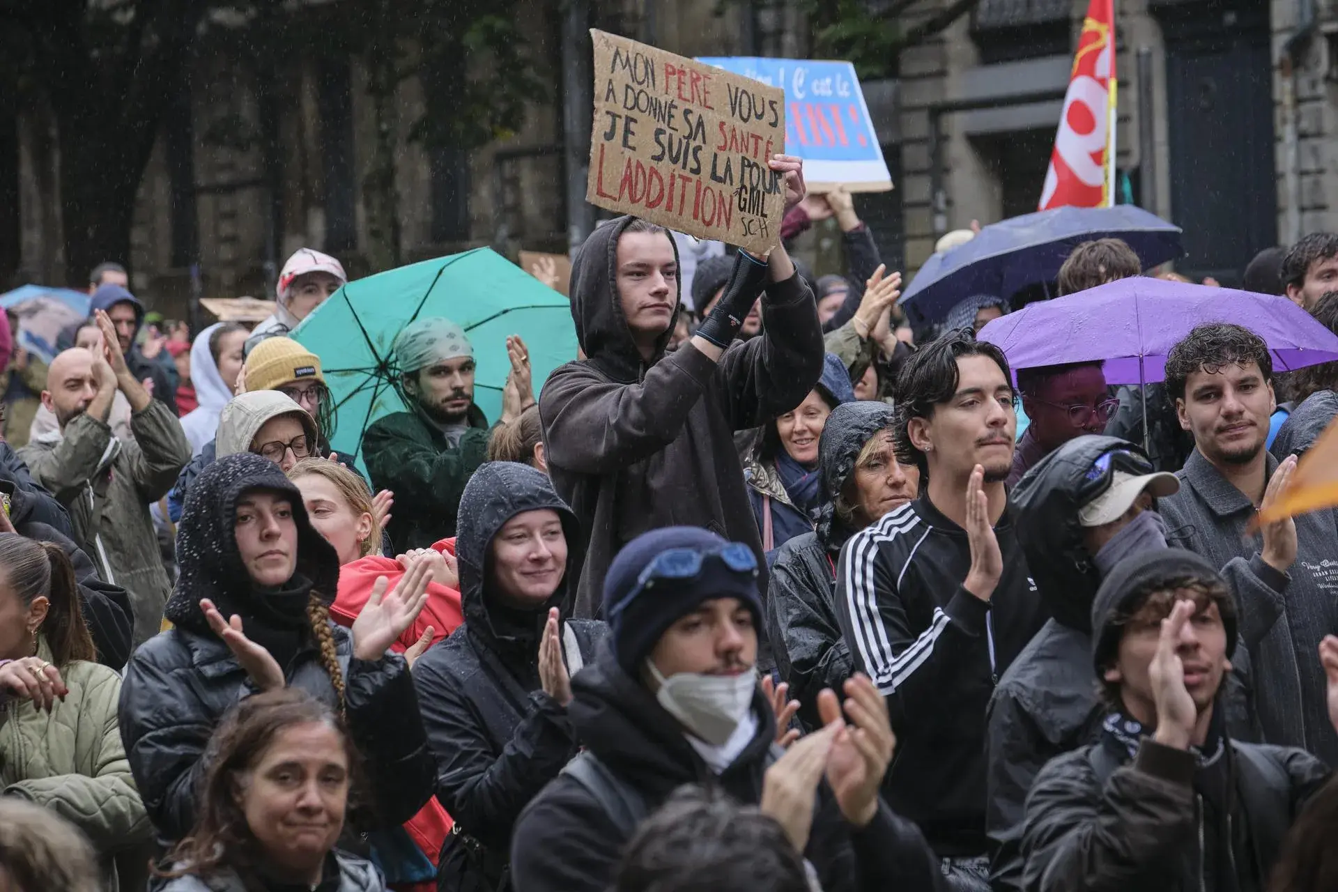 Las protestas en Francia reavivan el debate sobre la legitimidad de Macron