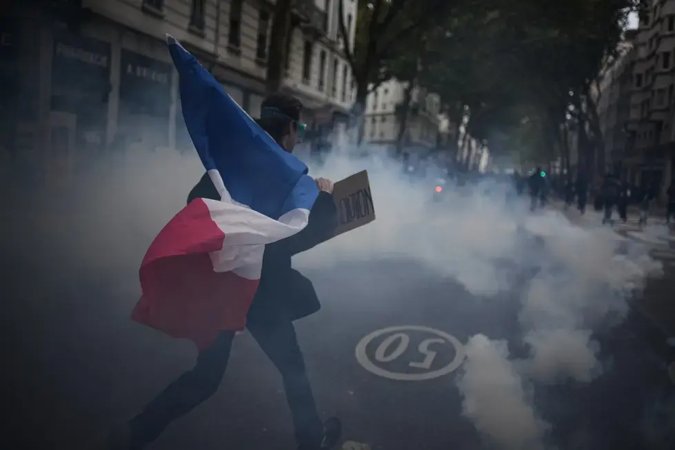La liga francesa reprograma partidos del sábado por protestas callejeras