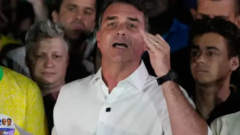 Flávio Bolsonaro salió de Brasil rumbo a Estados Unidos pese a prohibición judicial, según reportes