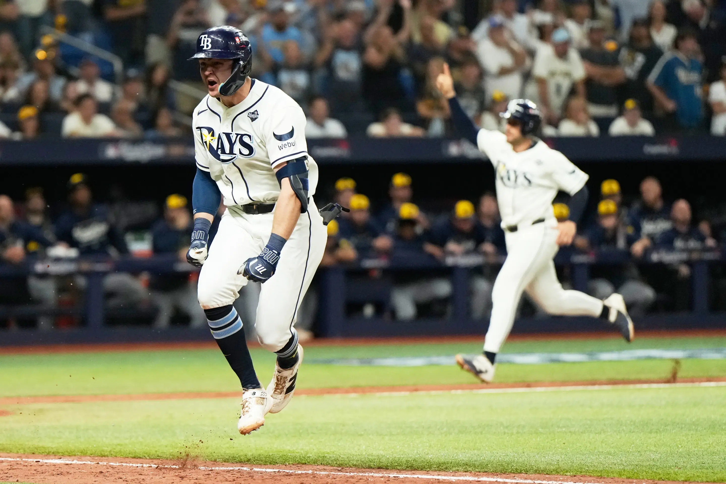 Rays remontan en la 12ma entrada ante Cerveceros y obligan a 5to juego en la Serie Mundial