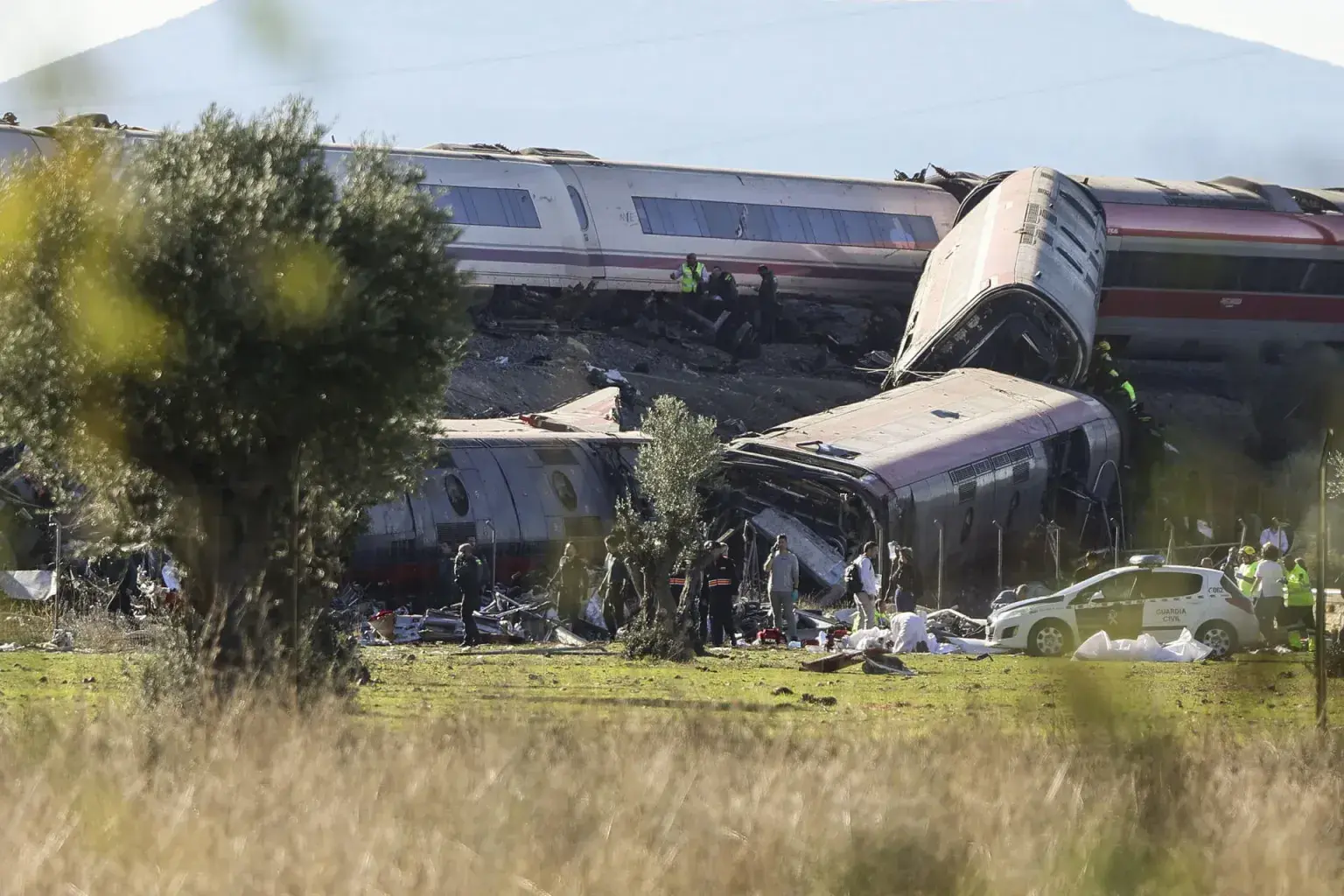 Sube a 64 el balance de muertos por choque de trenes en Toledo; investigan las causas de la tragedia
