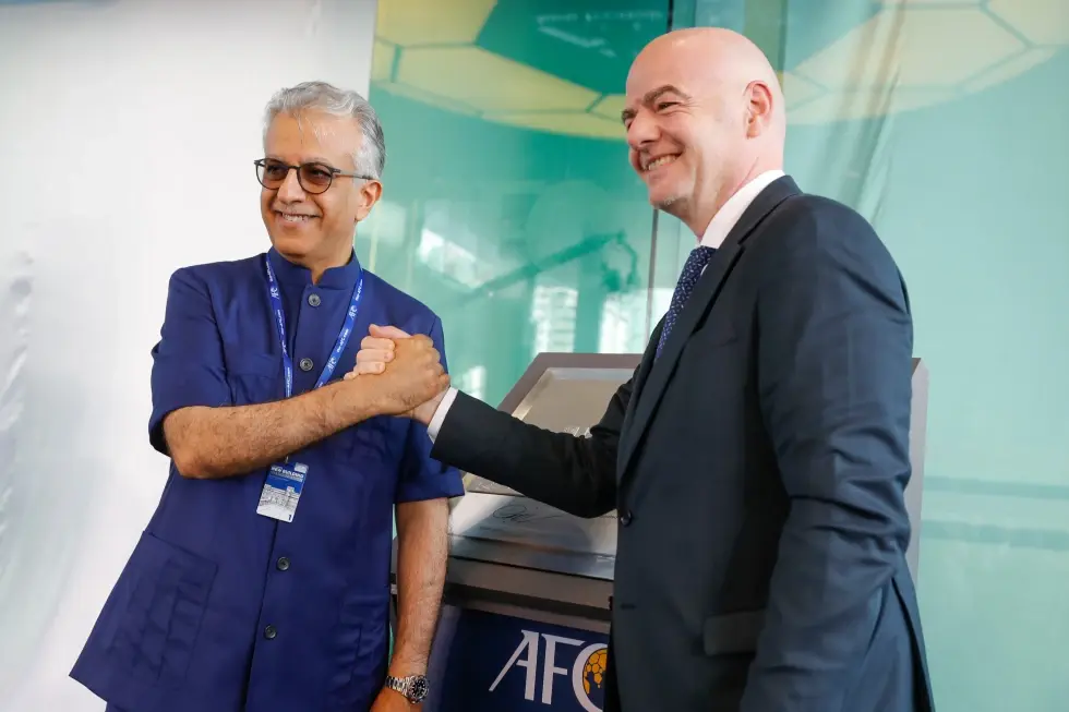 Política de FIFA por reelección de Infantino lleva a dimitir a dirigente japonés