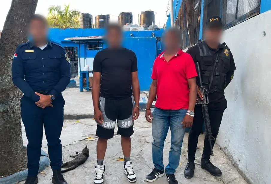 Dictan prisión preventiva y otras medidas a cuatro acusados de traficar 128 migrantes hacia Puerto Rico
