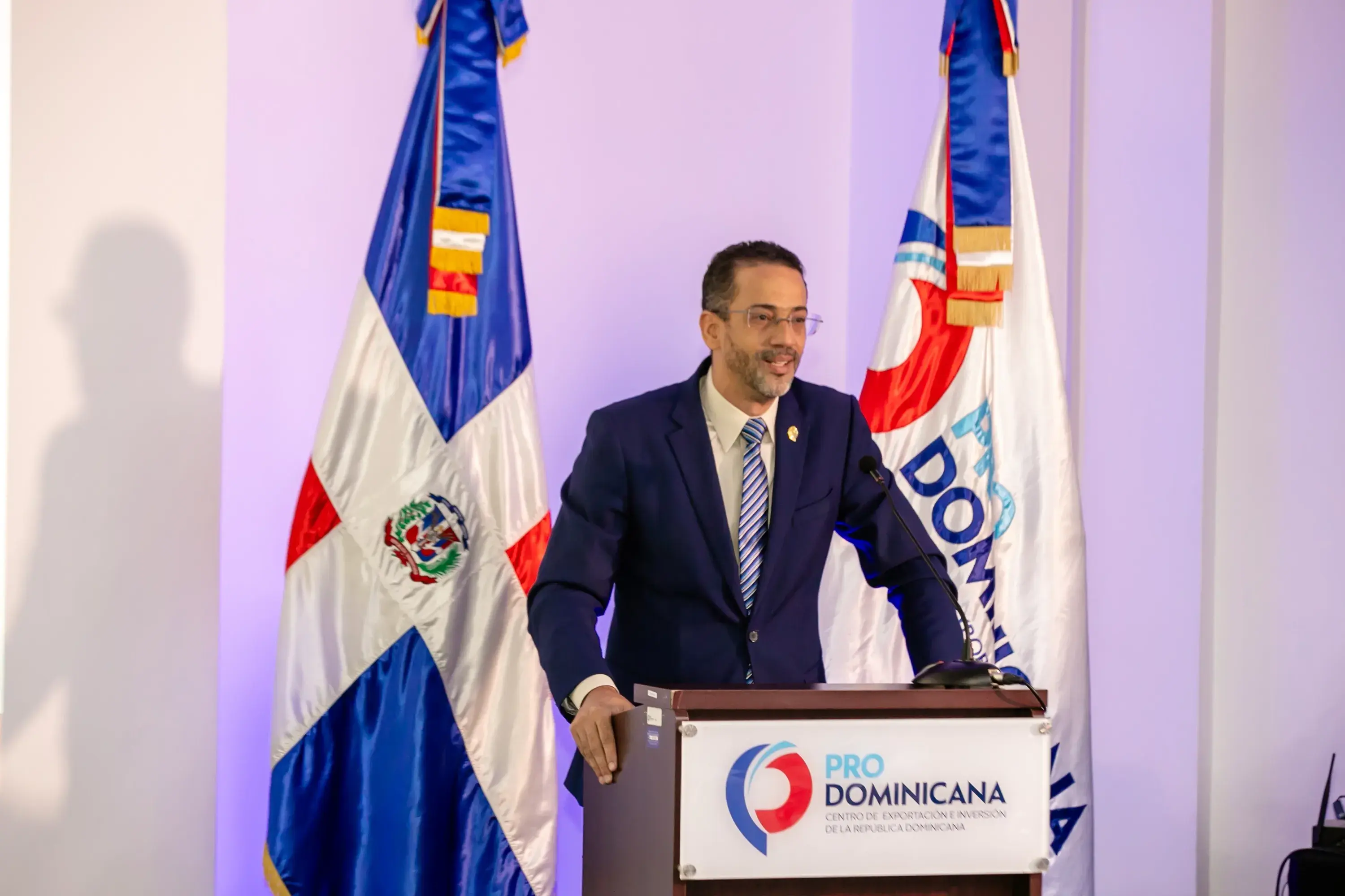 Exportaciones dominicanas marcan récord de US$10,563.2 millones en enero-agosto de 2026
