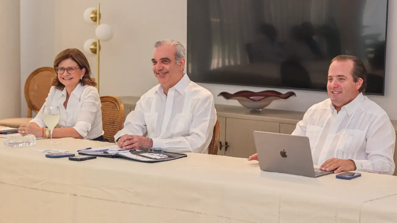 Abinader anuncia inversiones por más de RD$10,700 millones en agua potable y hospitales de Santiago
