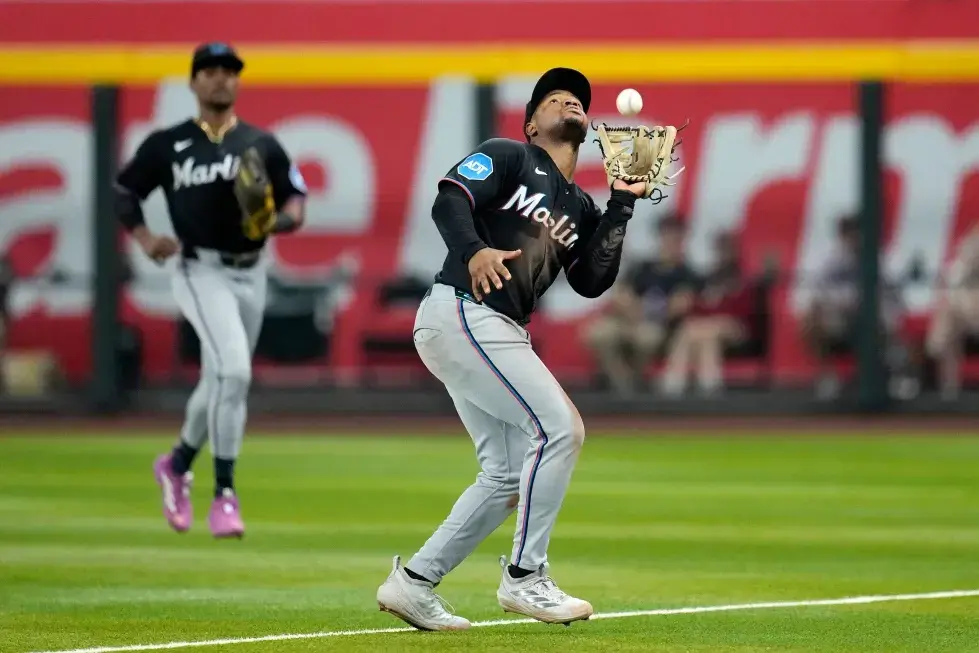 Sandy Alcántara logra primer salvamento de su carrera en triunfo 4-3 de Marlins sobre Diamondbacks