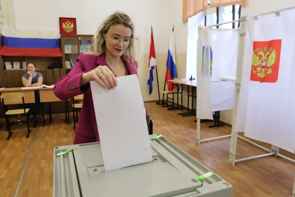 Rusia inicia tres días de elecciones parlamentarias en medio de la guerra y con mínima presencia opositora