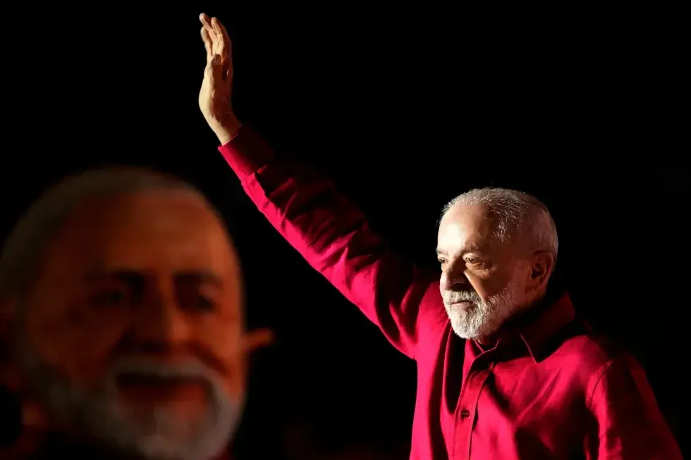 Lula eleva 15% la ayuda de Bolsa Família a pocas semanas de las elecciones presidenciales en Brasil