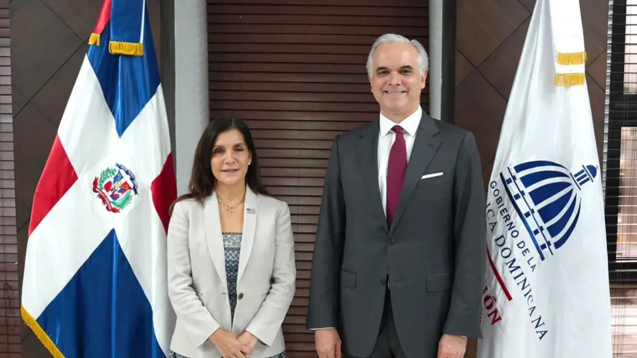 De Camps y embajadora de Estados Unidos analizan cooperación en bilingüismo y tecnología educativa