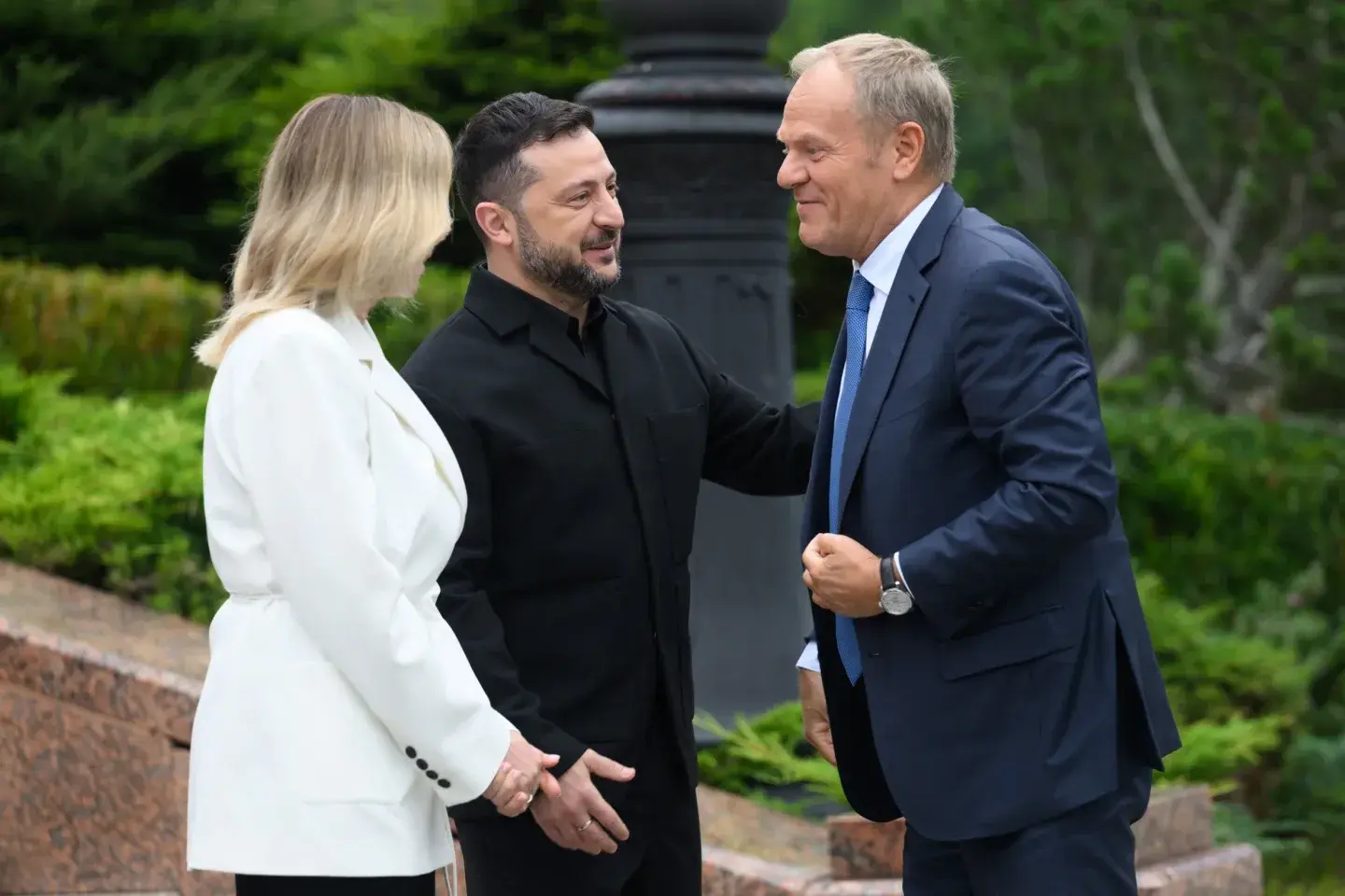 Zelenskyy reúne a siete países en cumbre regional mientras Rusia intensifica ataques contra Ucrania