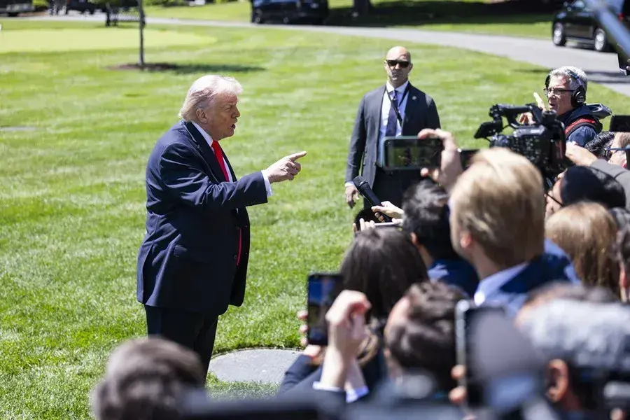 Scalzo Trump veta de la Casa Blanca a CNN, MSNOW y Politico, a los que acusa de «noticias falsas»