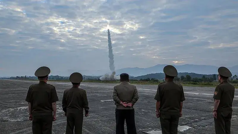 Corea del Norte dispara dos misiles balísticos en pocas horas y eleva la presión sobre Estados Unidos y sus aliados
