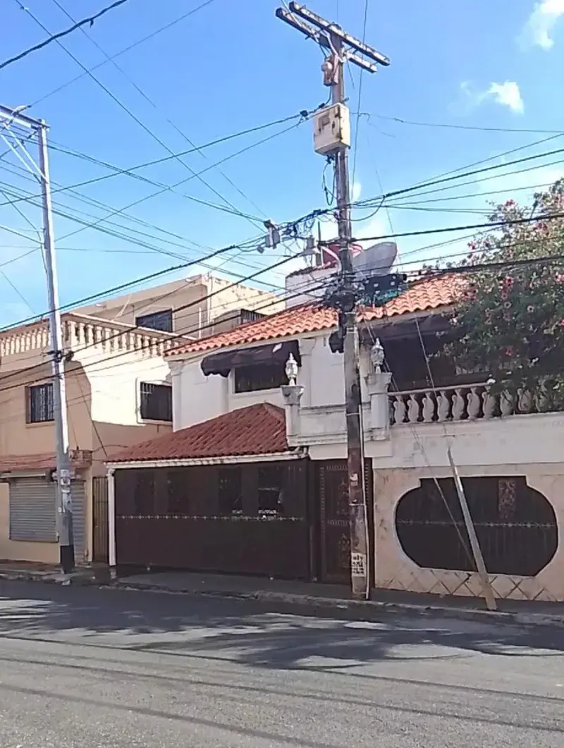 Esposa del artista Julián Oro Duro muere durante presunto asalto en residencia de Santo Domingo Este