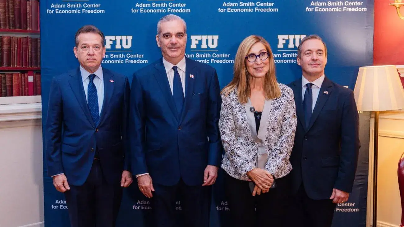 Abinader promueve a República Dominicana como destino competitivo para inversiones en tecnología, turismo y tierras raras