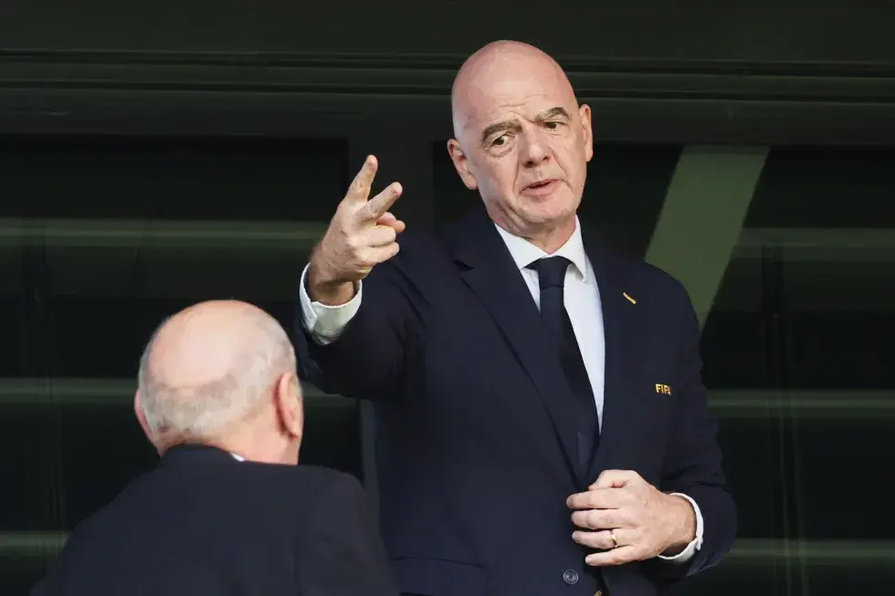 Infantino acepta posible revisión independiente de la FIFA tras fracaso de plan con inversionistas privados