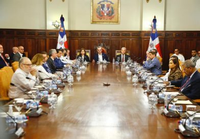 El gobierno en la calle este domingo