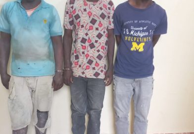 Tres haitianos resultan heridos de balín al agredir a un agente fronterizo