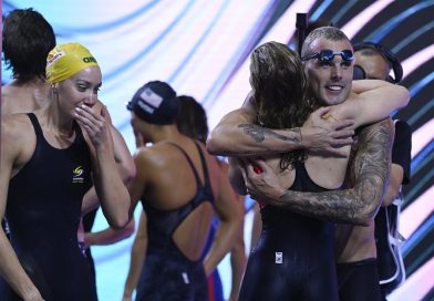 Australia establece nuevo récord del mundo en 4×100 libre mixto