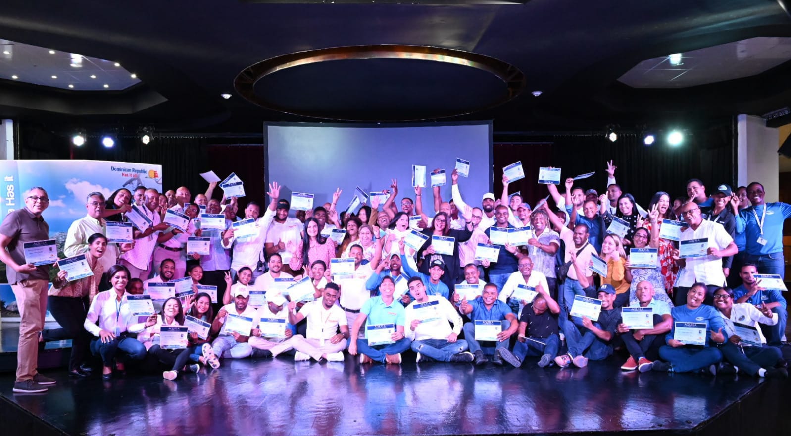<strong>MITUR imparte taller por excelencia en servicios que reciben cruceristas en Puerto Plata</strong>