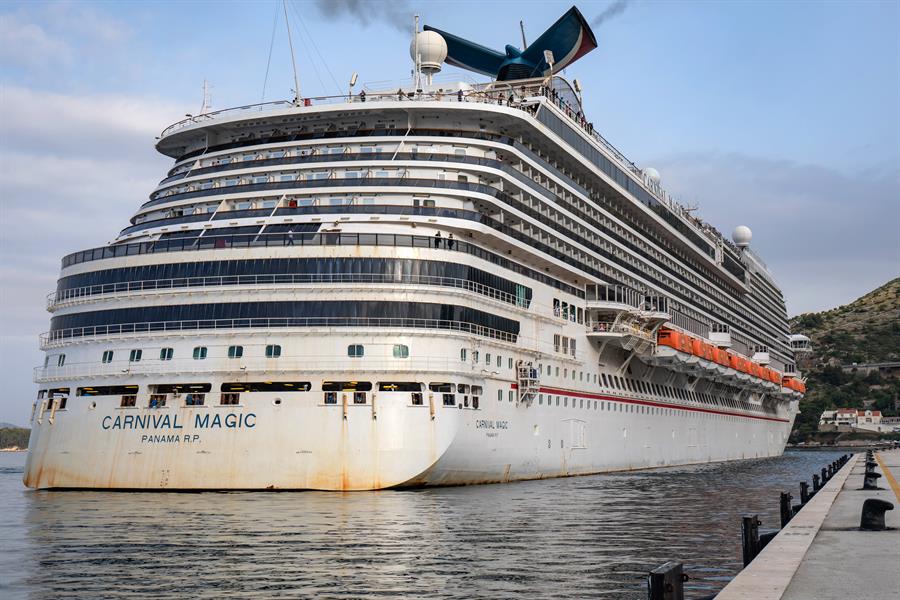 Carnival permitirá navegar en sus cruceros a no vacunados contra la covid-19