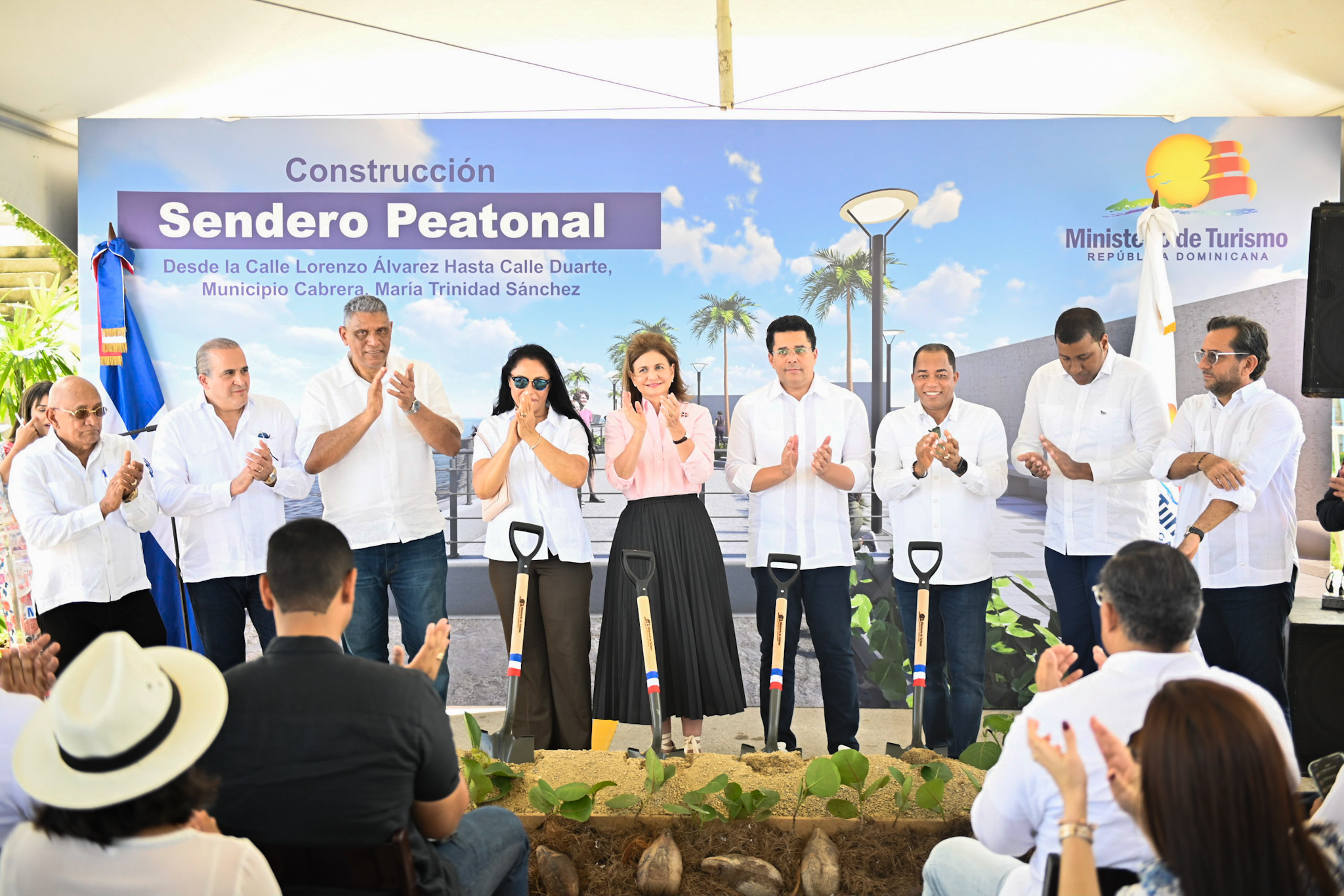 Turismo inaugura malecón de Cabrera con un costo superior a los RD$73 millones