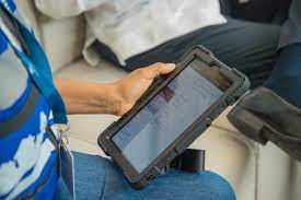 Contrataciones Públicas detecta faltas en compra de tabletas utilizadas en el Censo; reclama sanciones para responsables